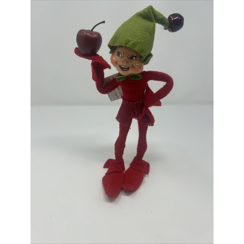 NWT Annalee 9" Apple Elf Red Outfit Green Hat Holding Apple 2013